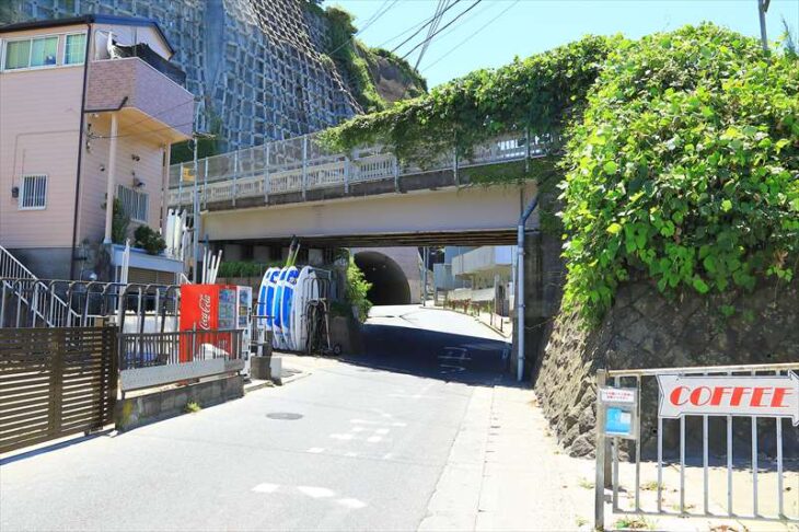 和賀江島への入口の道