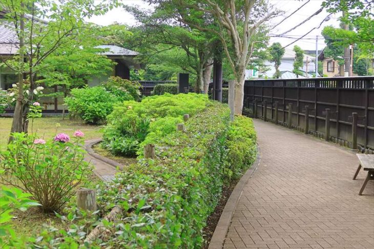 旧川喜多邸別邸の前庭