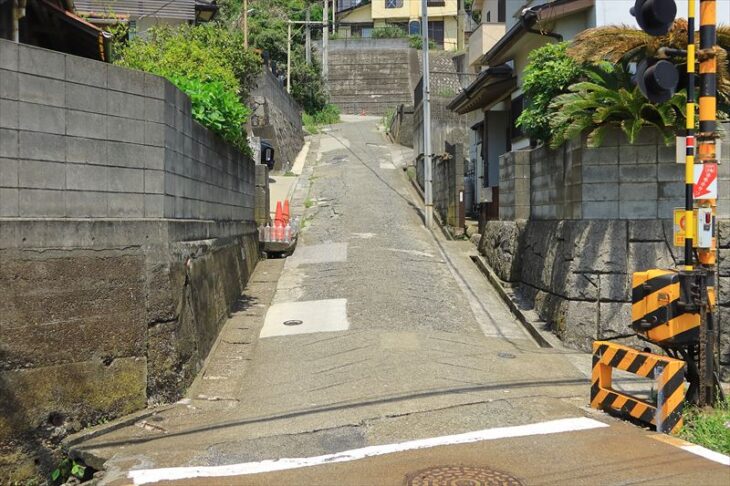江ノ電踏切「腰越3号」