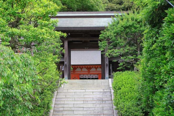 荏柄天神社の門