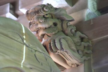 蛭子神社の木彫りの獅子