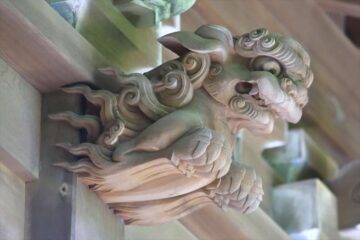 蛭子神社の木彫りの獅子