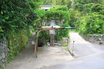 二階堂亀ケ渕・三寳稲荷 入り口