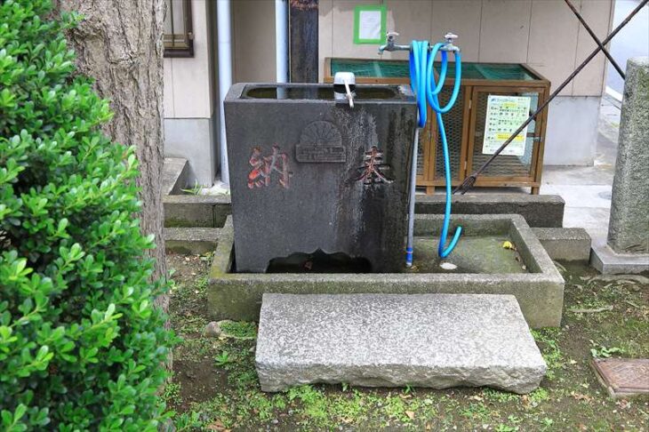塩釜神社の手水鉢