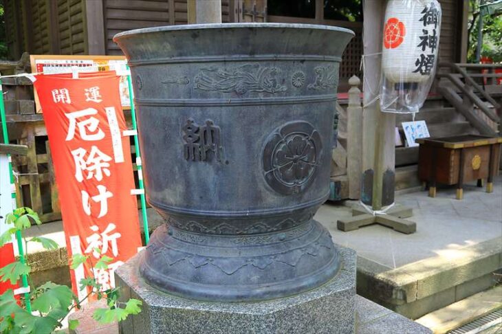 八雲神社の天水盤