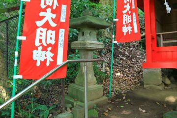 大江稲荷の石灯籠
