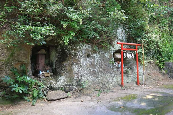 駒形神社の境内末社