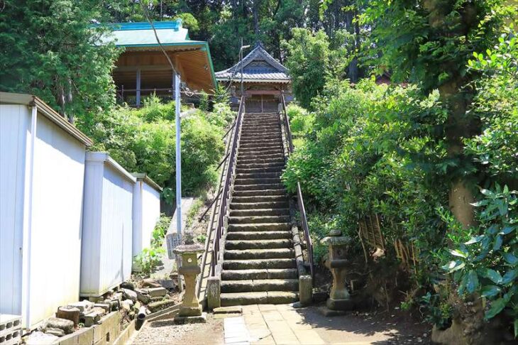 大船の熊野神社の階段