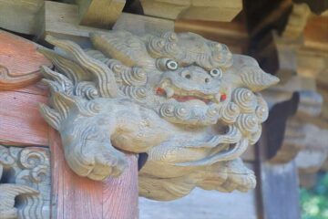 大船の熊野神社の唐獅子の木彫り