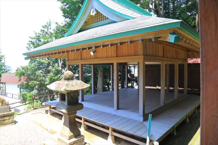 大船の熊野神社の神楽殿