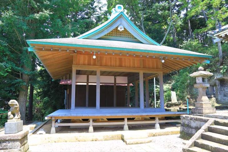 大船の熊野神社の神楽殿