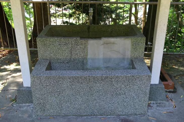 諏訪神社の手水鉢