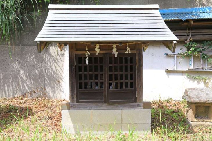 台 神明神社の稲荷社