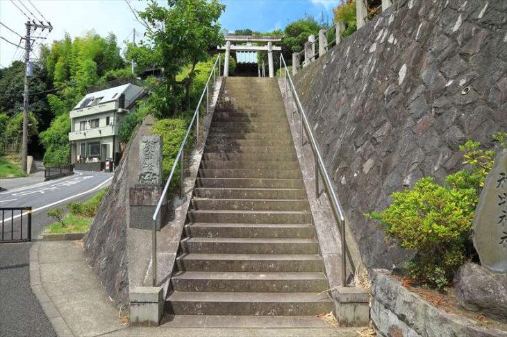台 神明神社の階段
