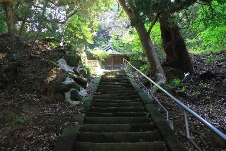 鎌倉市台 八幡神社 2つめの階段