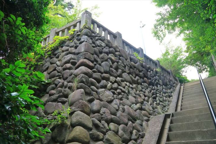 鎌倉の厳島神社の参道