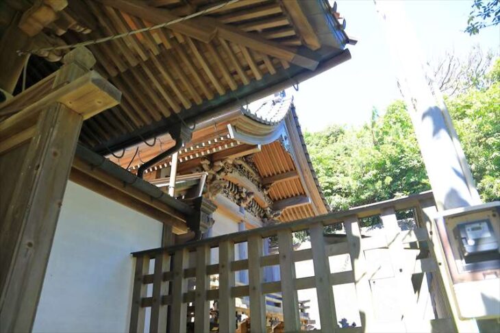 小動神社の拝殿