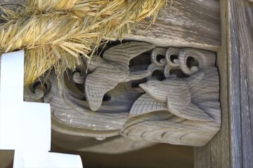 熊野新宮の鳥の木彫り