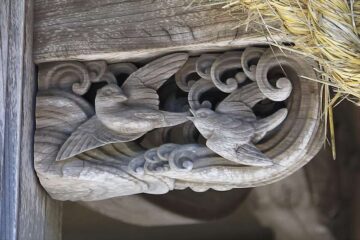 熊野新宮の鳥の木彫り