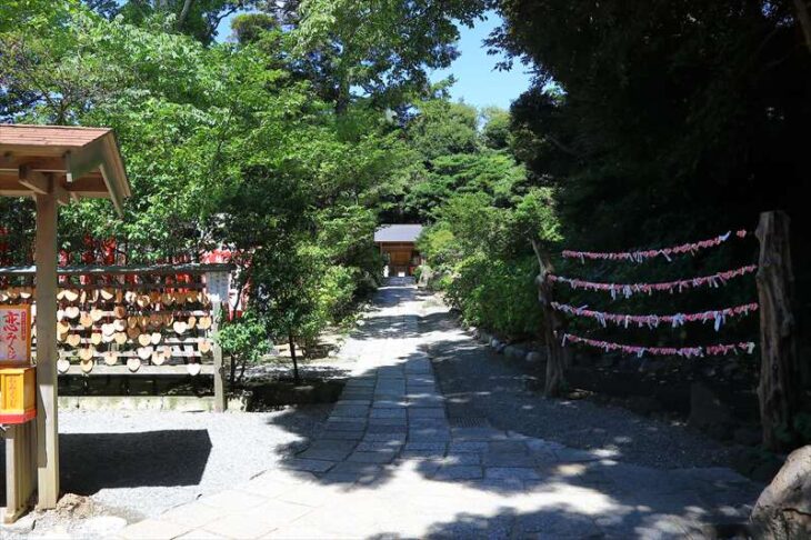 葛原岡神社の参道