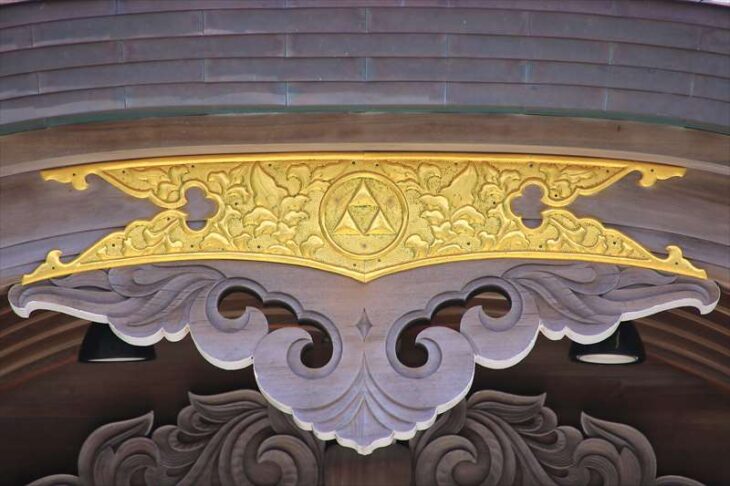 龍口明神社の社殿の装飾