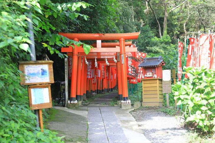 佐助稲荷神社の入口
