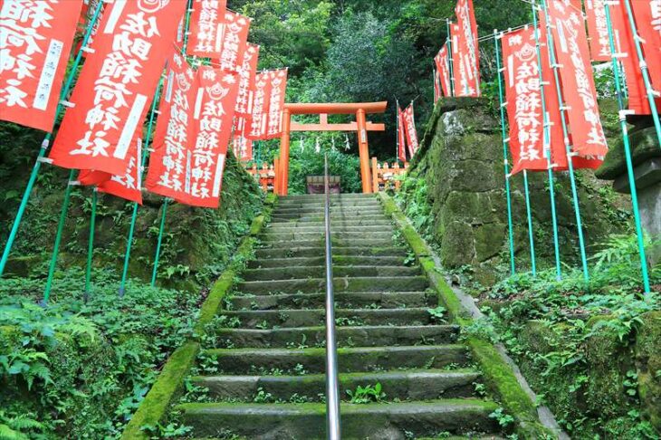 佐助稲荷神社 本殿への階段
