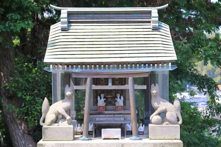 山ノ内の八雲神社の稲荷社