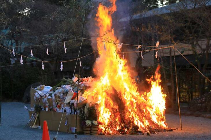 鎌倉宮のどんと焼き祭