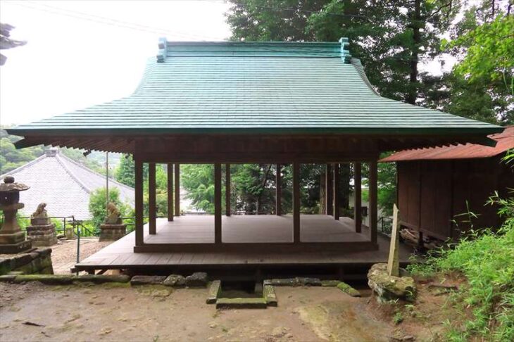 大船・熊野神社の神楽殿