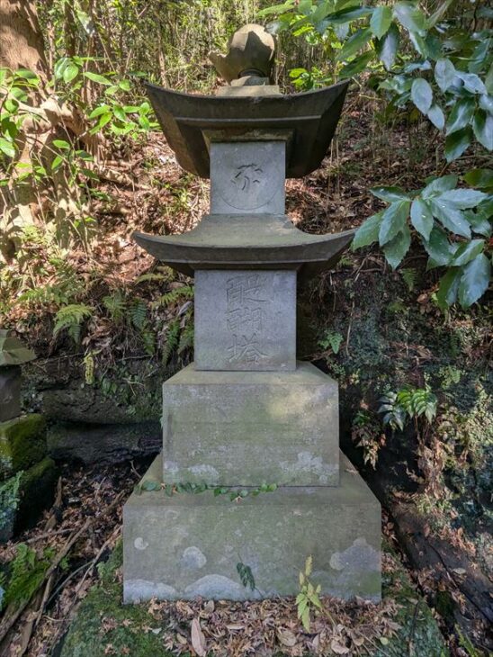 白山神社（今泉）の醍醐塔