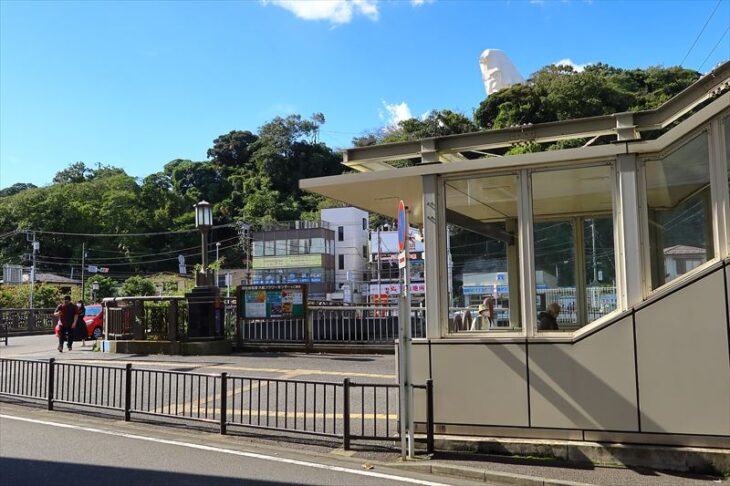 大船観音が見える大船駅の西口