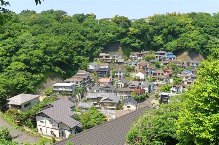 笛田5丁目の谷戸にある小さな住宅街