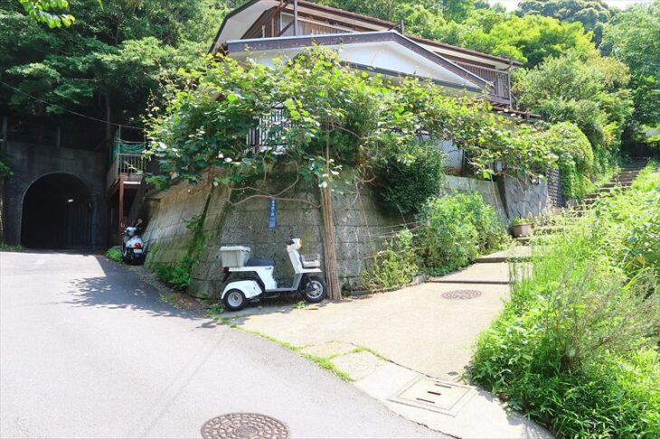 三和隧道（打越トンネル・オバケトンネル）と階段
