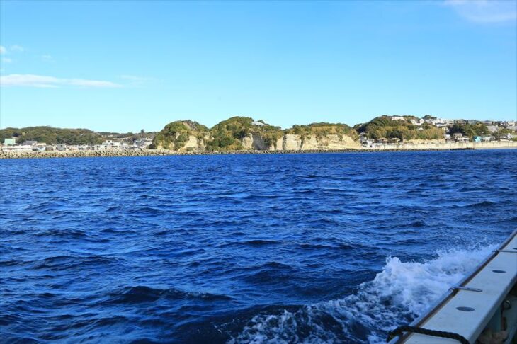 海から見る腰越方面の景色