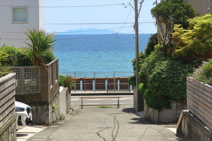 稲村ガ崎3丁目の海側