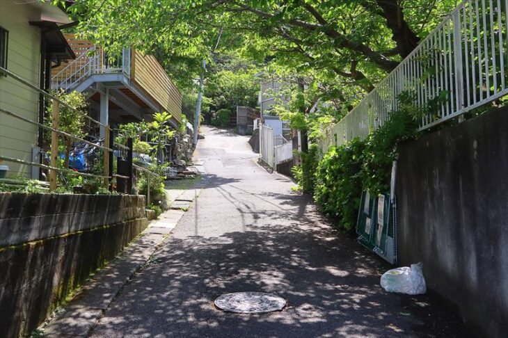 稲村ガ崎4丁目の谷戸