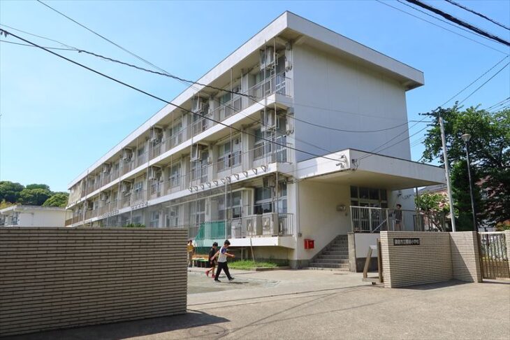 腰越小学校