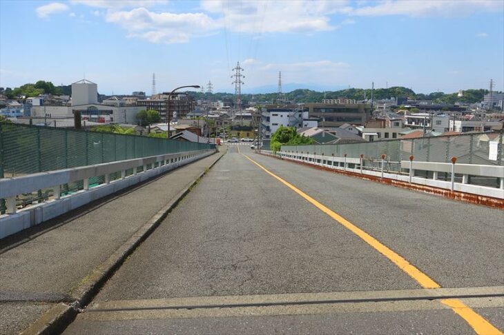 高野陸橋の上から