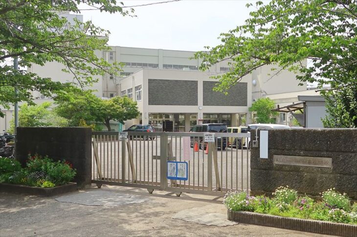 西鎌倉小学校