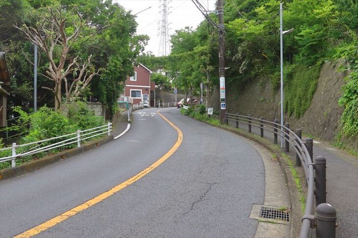 寺分2丁目への坂道