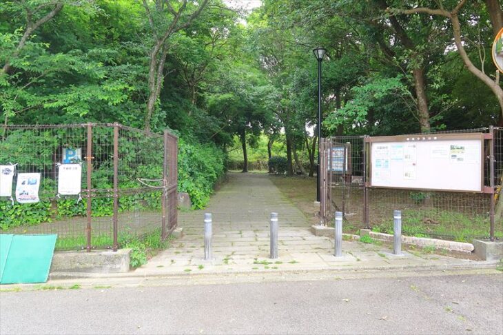 鎌倉中央公園の入口
