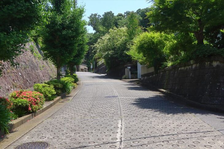 住友常盤分譲地への坂道