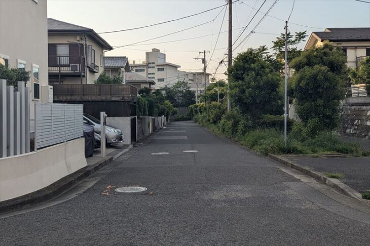 西鎌倉小学校付近の住宅地