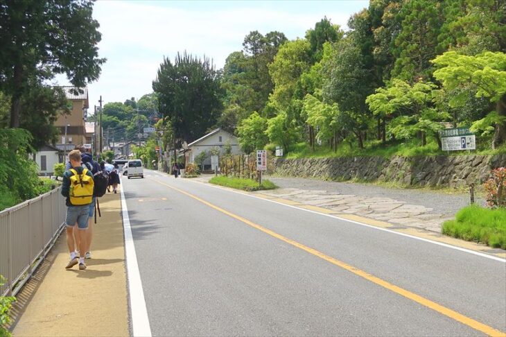 北鎌倉駅付近の横浜鎌倉線(県道21号線)