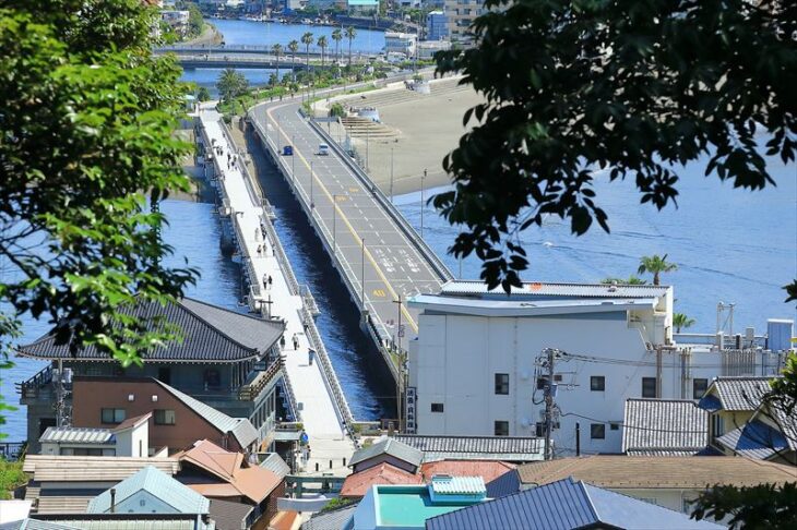 江の島弁天橋と江ノ島大橋