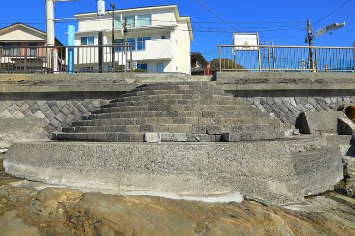稲村ヶ崎の海岸沿い