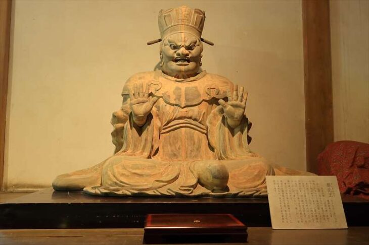 円応寺の泰山王 木像