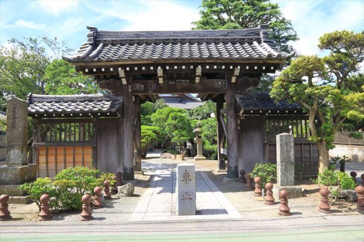 本覚寺の裏門