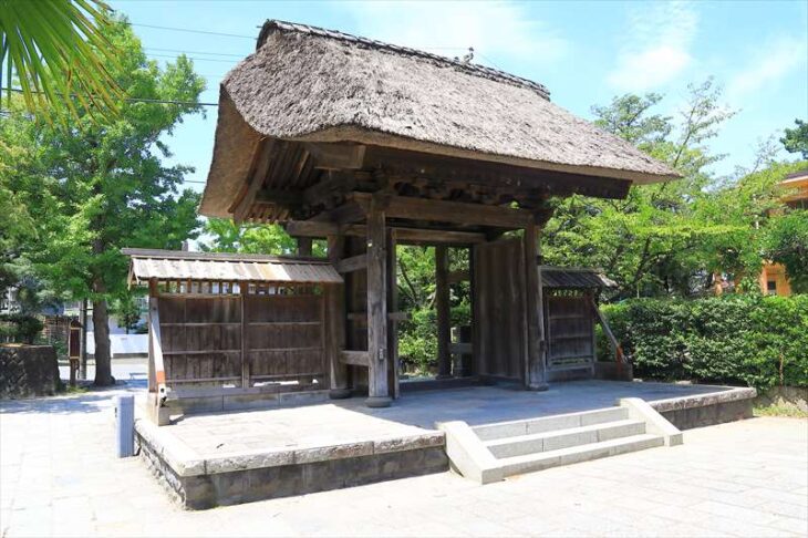 龍宝寺 山門